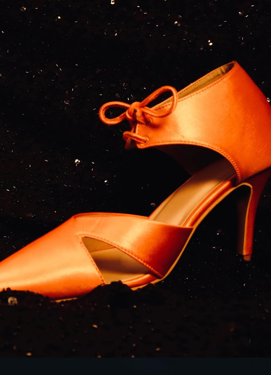 The Sunset Glow Tie-Back Pump