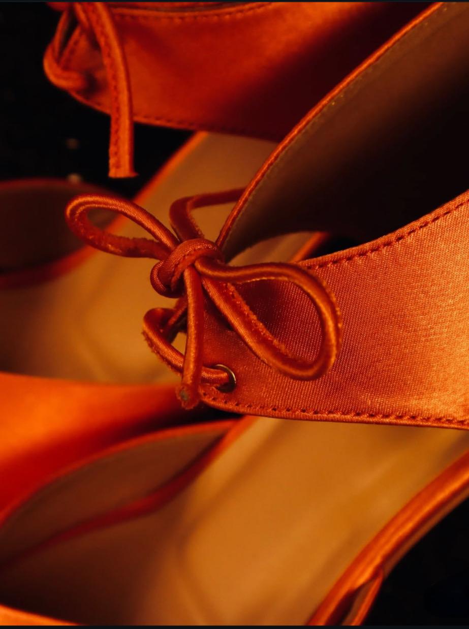 The Sunset Glow Tie-Back Pump