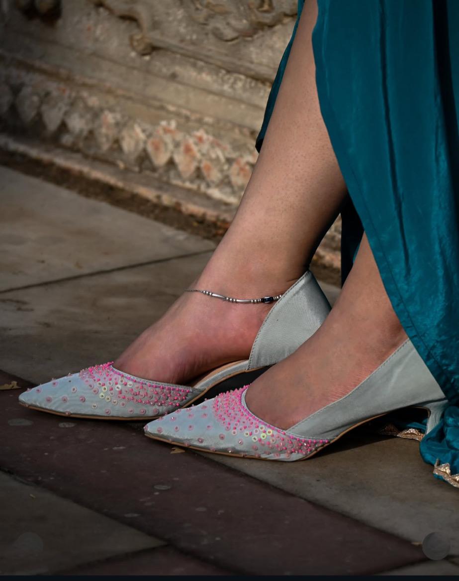 sky-blue Pumps